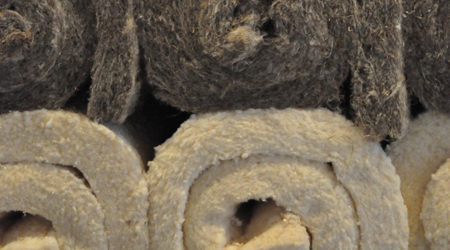 Rullar av isoleringsmaterial