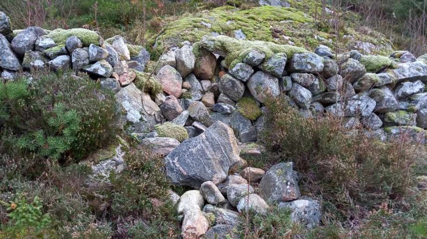 En raserad stenmur