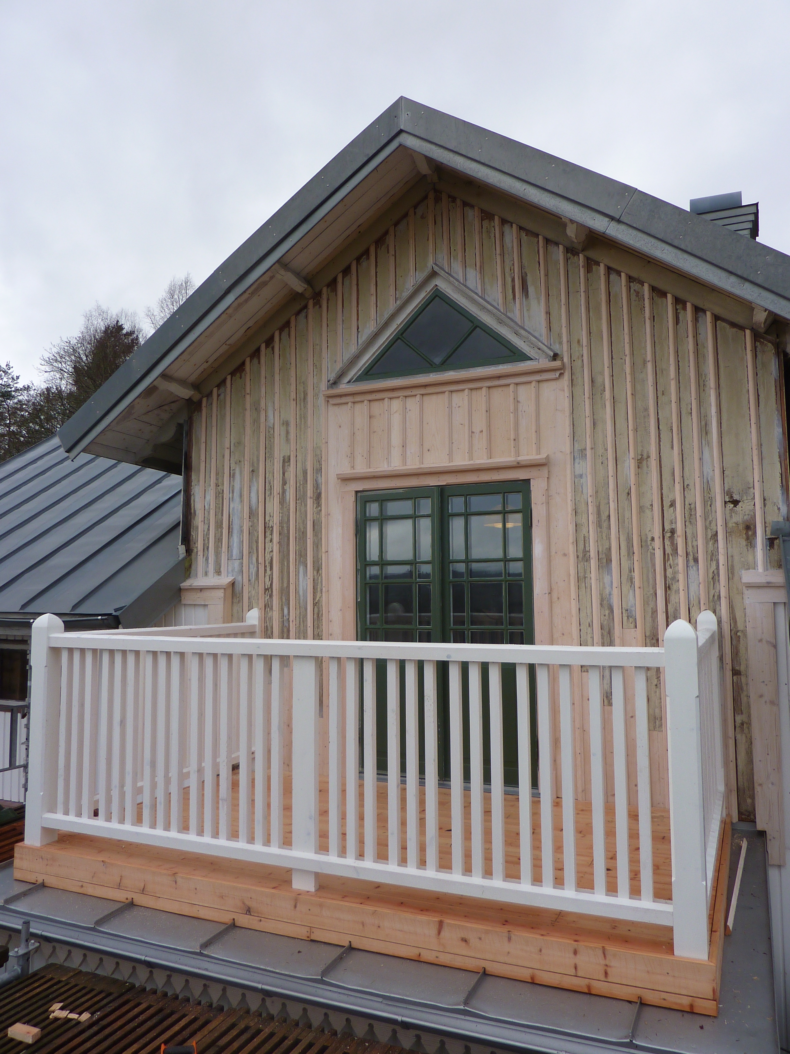 Renovering av takkupa & balkong Hus byggt år 1916 Bollebygd