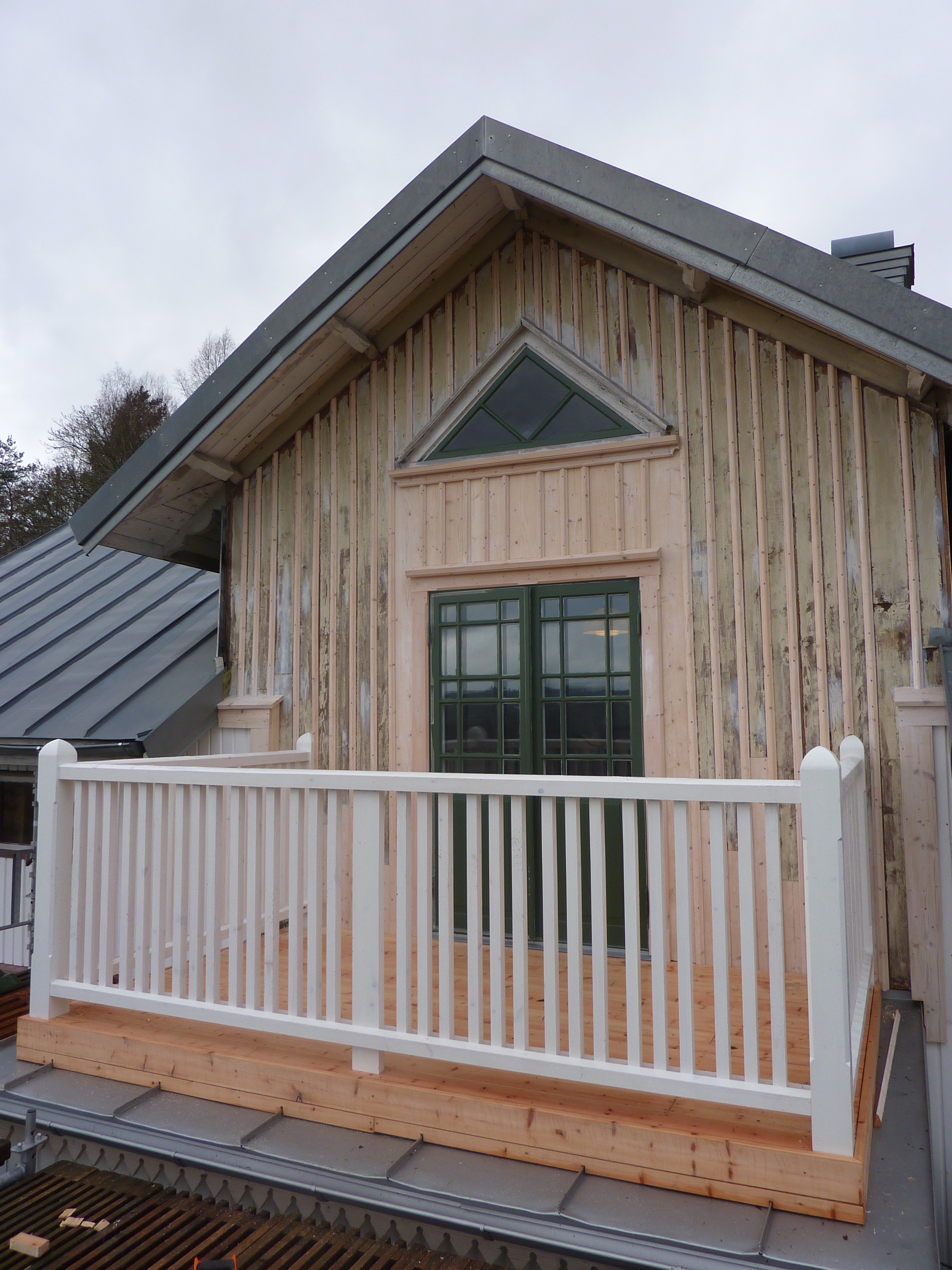 Renovering av takkupa & balkong Hus byggt år 1916 Bollebygd  